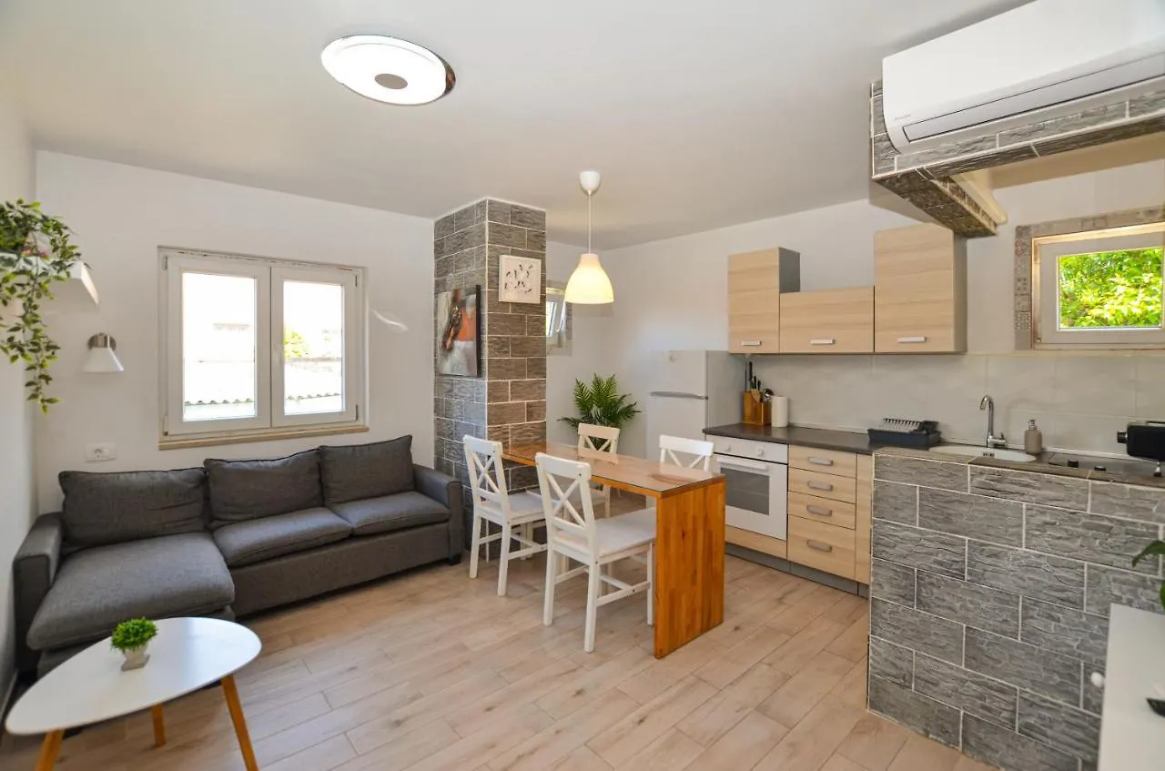 Apartments Iris Rovinj