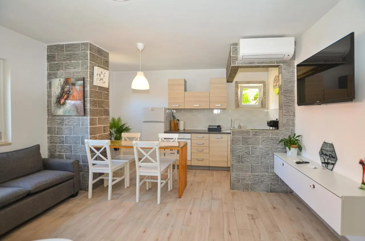 Apartments Iris Rovinj