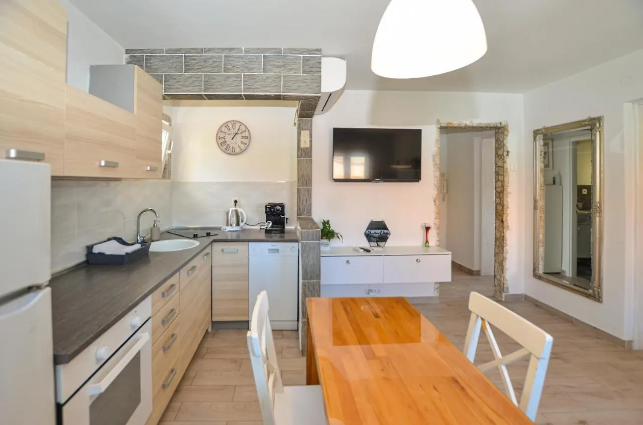 Apartments Iris Rovinj