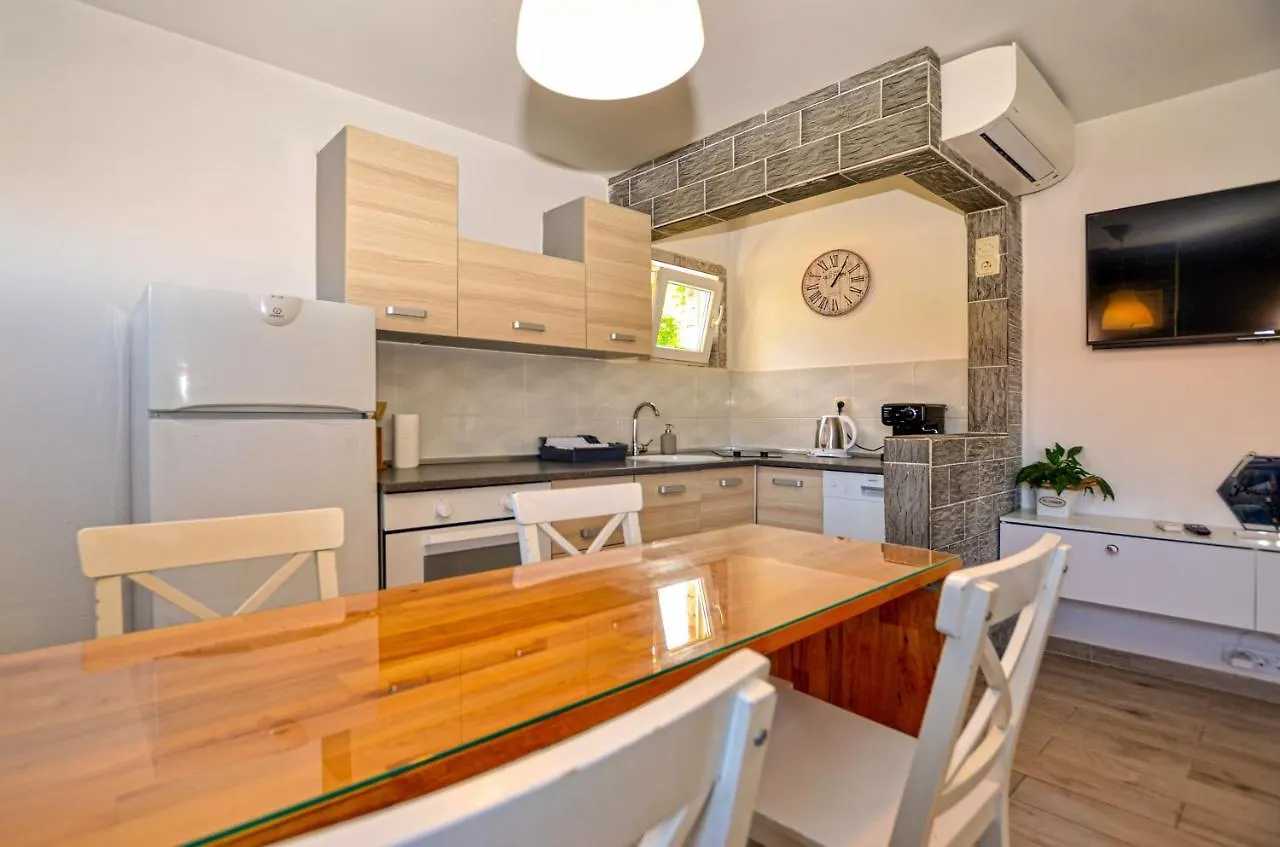 Apartments Iris Rovinj